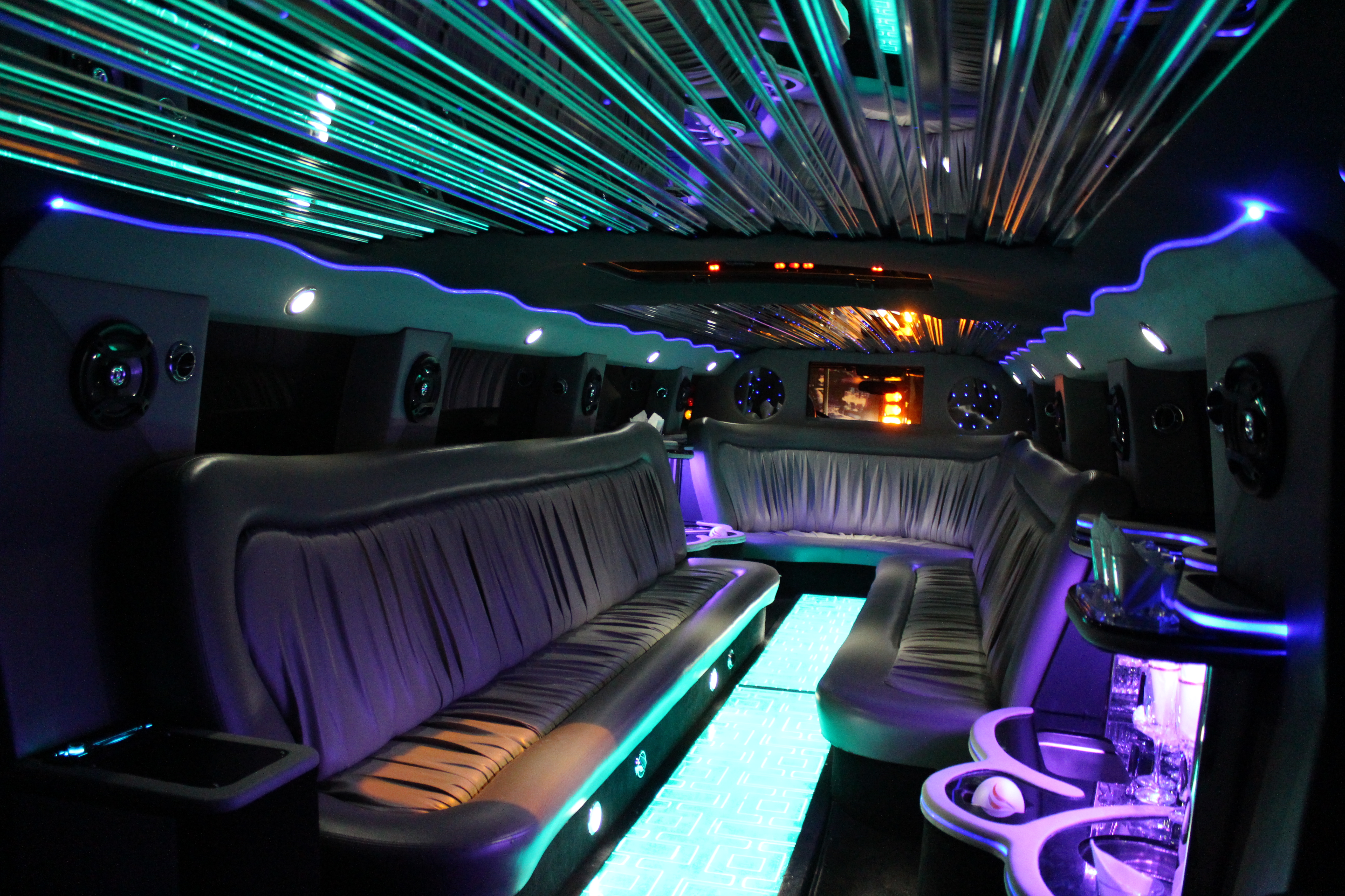 Hummer H2 Limuzin Berles Exclusive Limousine